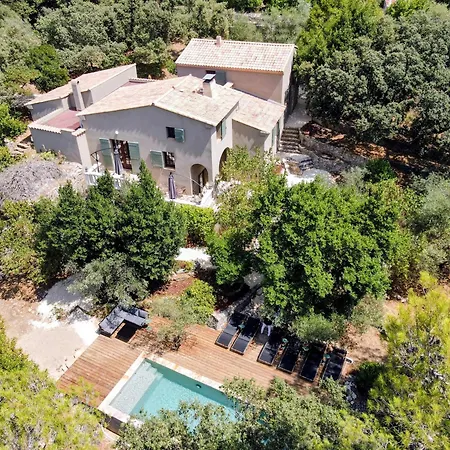 Le Clos De La Tour D'oerrianh Bed & Breakfast